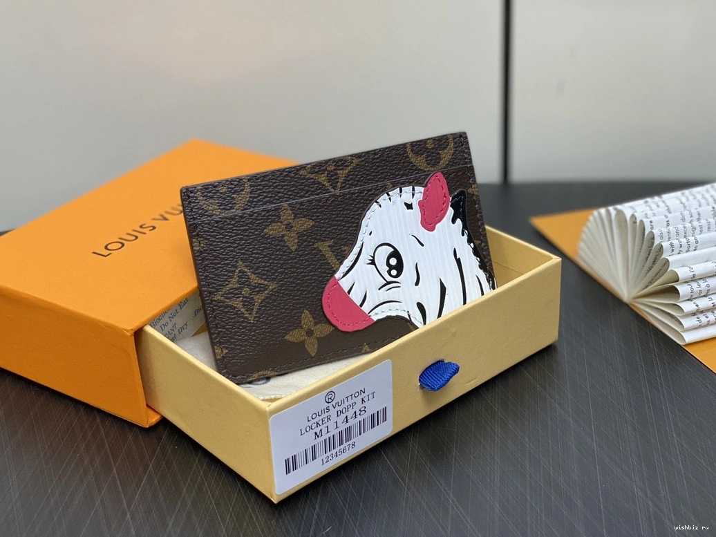 WIS HOLDER-11*7*0.5cm CARD LOUIS VUITTON 0228